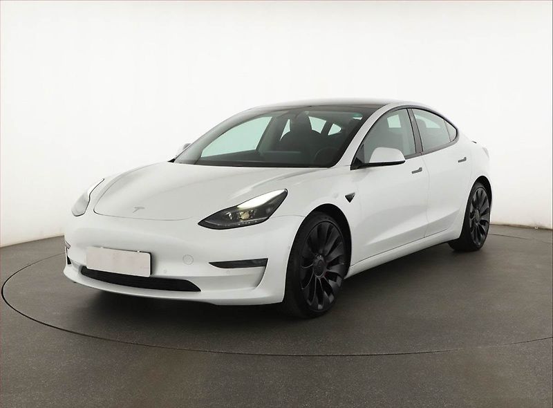 Tesla Model 3 (2021) Performance 82kWh, SoH 98% - fotka 2 z 29