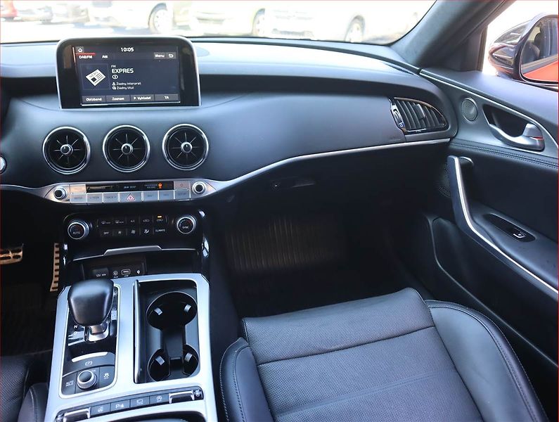 Kia Stinger (2019) 2.0 T-GDI, Automat, Kůže, Navi - fotka 8 z 23