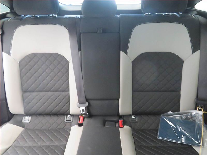 Kia Pro_Ceed (2019) GT-Line 1.4 T-GDI, Serv.kniha - fotka 10 z 17