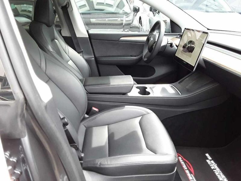 Tesla Model Y LONG RANGE DUAL MOTOR TZ 94% - fotka 4 z 9