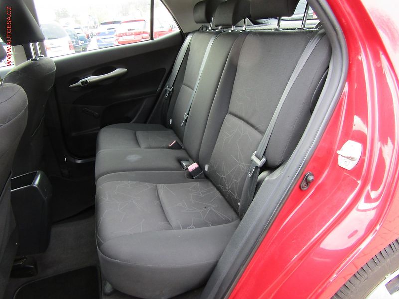 Toyota Auris (2009) 1.3 VVT-i, ČR, AC, STK8/27 - fotka 10 z 14