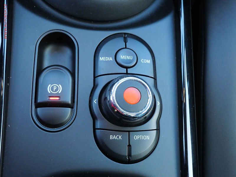 Mini Clubman (2021) 2.0d 4x4, S, AT, LED, navi - fotka 13 z 22