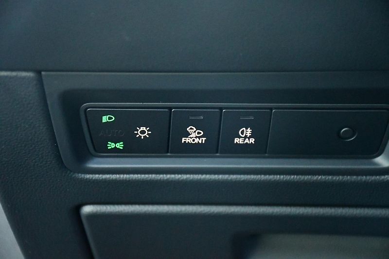 Volkswagen Touareg 3.0TDI 2.SADA KOL ČR - fotka 26 z 54