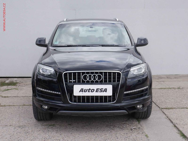 Audi Q7 (2010) 3.0 TDi Quattro, AT, TZ - fotka 2 z 17