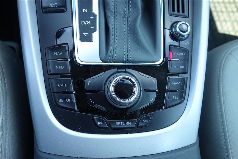 Audi Q5 2,0 TDi 120KW,S-TRONIC,QATTRO. - fotka 28 z 36