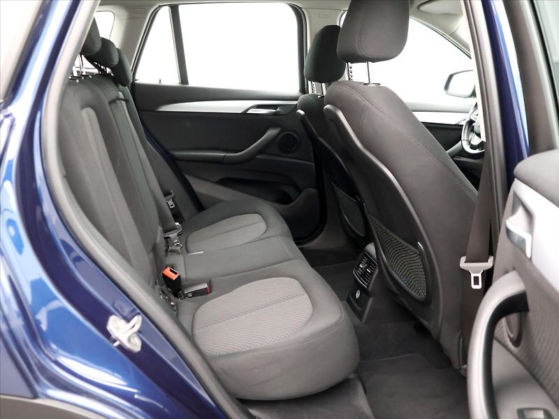 BMW X1 1,5 18i sDrive Advantage - fotka 14 z 32