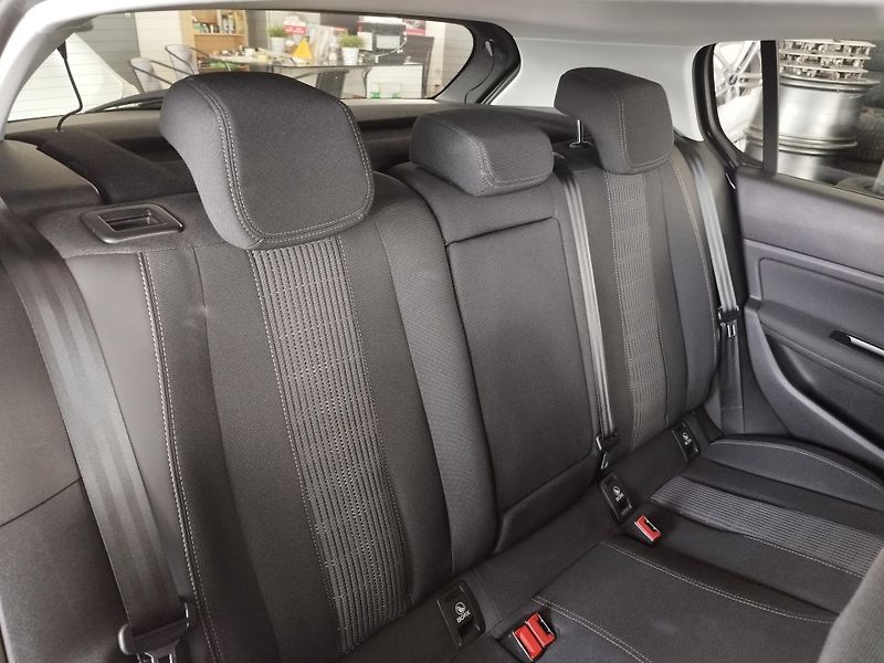 Peugeot 308 (2018) 1,2I,81KW,1.ROK ZÁRUKA,NAJ.54t - fotka 12 z 36