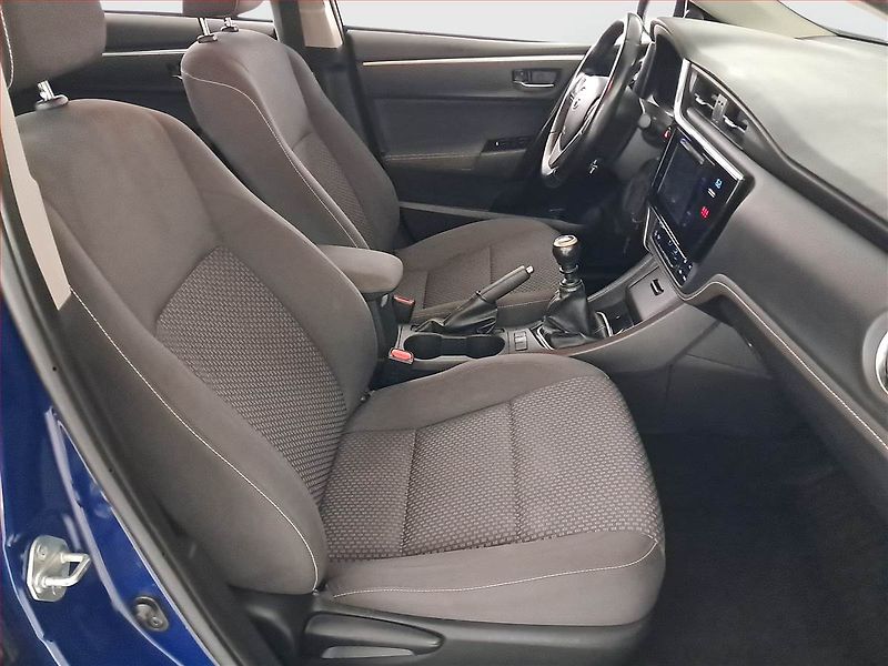 Toyota Corolla (2018) 1.6 Valvematic, Tempomat - fotka 9 z 20
