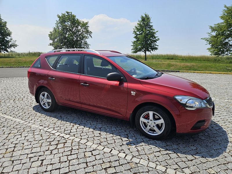 Kia Ceed (2011) 1.4 66kw, MOŽNÉ SPLÁTKY  - fotka 5 z 26