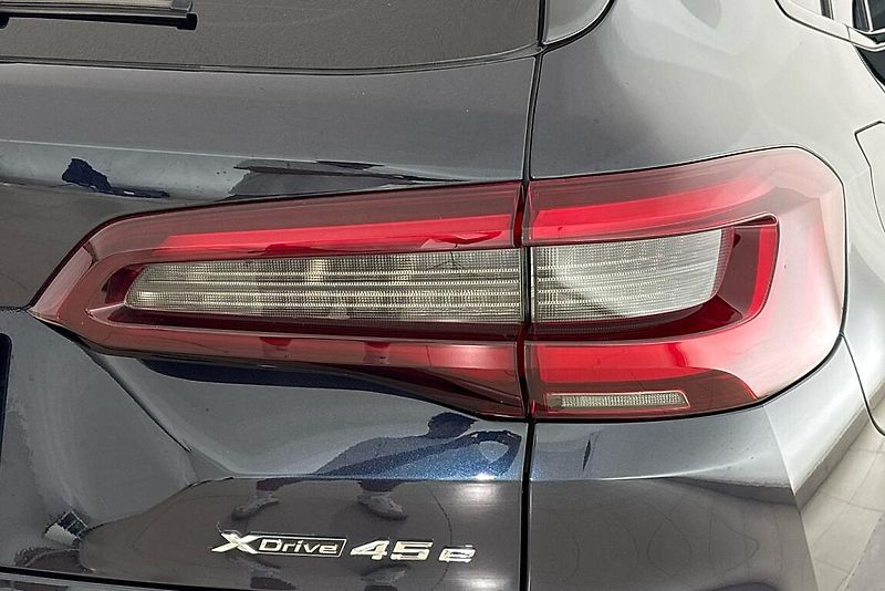 BMW X5 xDrive45e - fotka 5 z 28