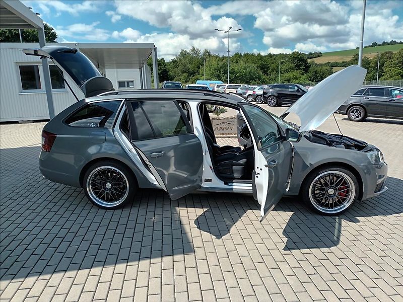 Škoda Octavia 2,0 TDI,RS,NAVIGACE,KLIMA,AUT. - fotka 31 z 49