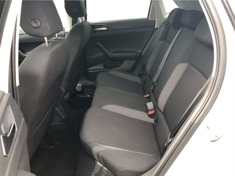 Volkswagen Polo People 1,0 TSI 5G - fotka 12 z 28