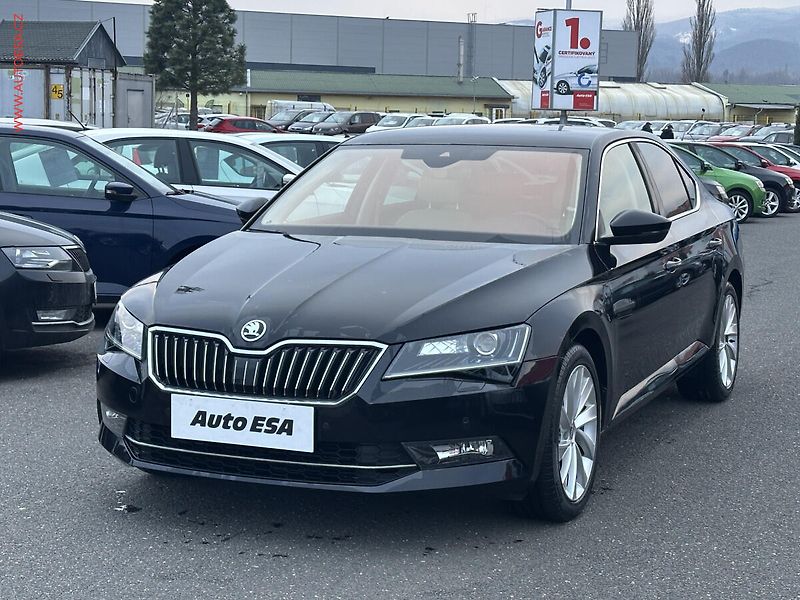 Škoda Superb (2015) 1.8TSI, 2.maj,ČR, Style, DSG - fotka 3 z 24