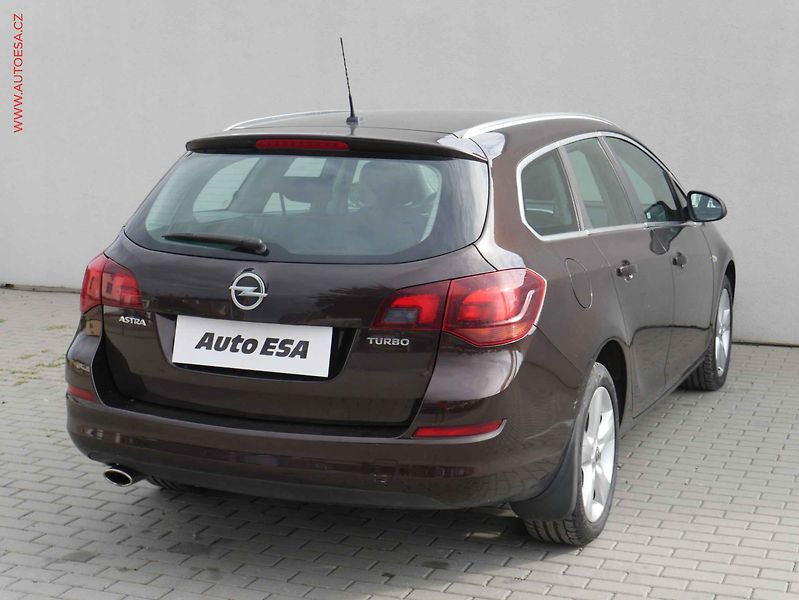 Opel Astra (2012) 1.4T Sports Tourer, ČR, AC - fotka 4 z 19