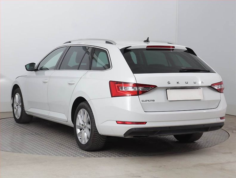 Škoda Superb (2022) Ambition 2.0 TDI - fotka 4 z 20