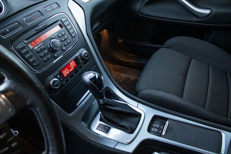 Ford Mondeo Automat,176kW/239k,servisované - fotka 18 z 33