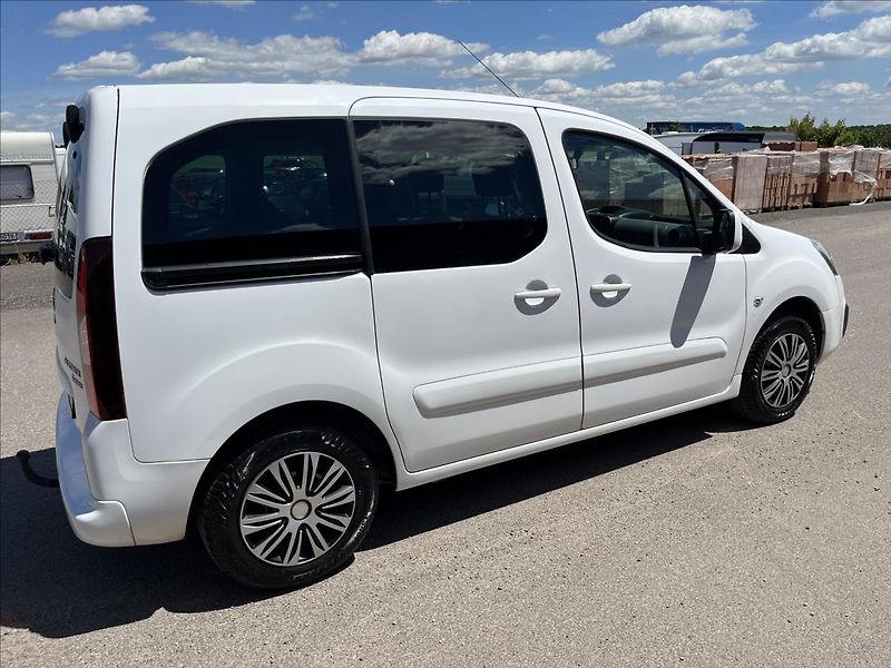 Peugeot Partner 1,6 HDi 5MÍST KLIM ROZVODY DPH - fotka 5 z 39