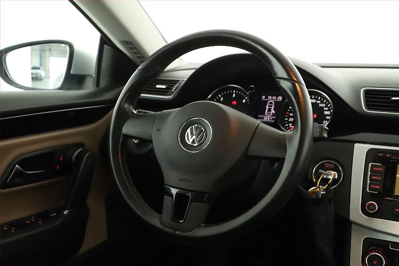 Volkswagen Passat CC (2011) Exclusive 2.0 TDI BMT - fotka 14 z 15