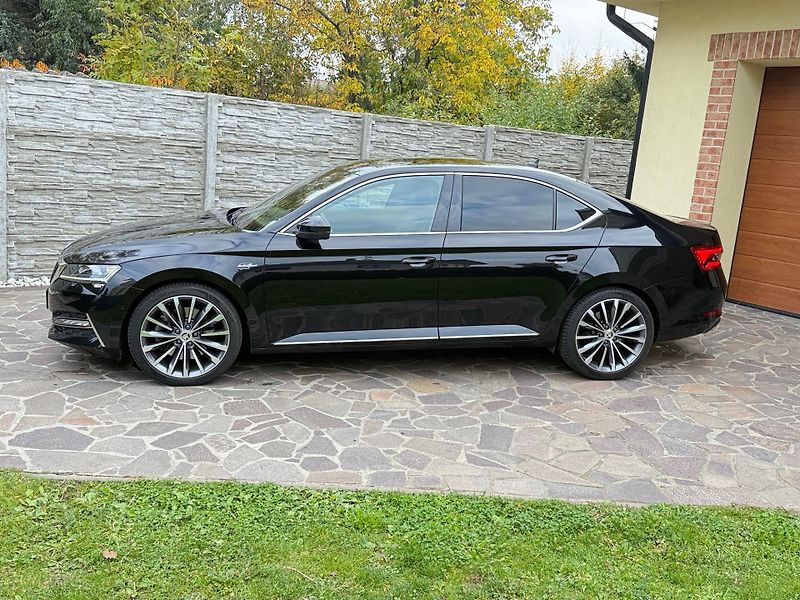 Škoda Superb (2023) III 2.0 TSI L&K 206KW 4x4  - fotka 3 z 23