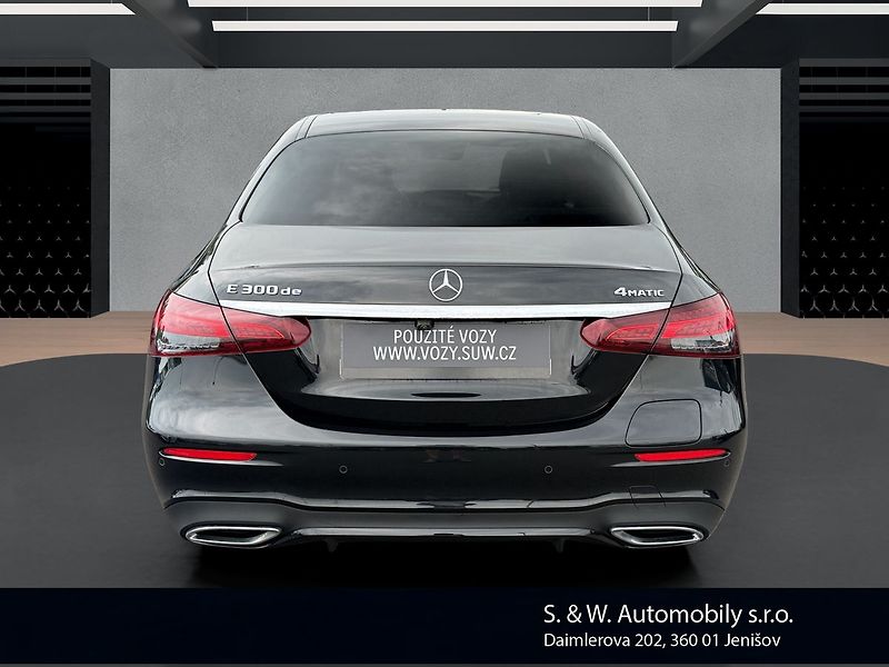 Mercedes-Benz Třídy E E 300de 4MATIC - fotka 6 z 39