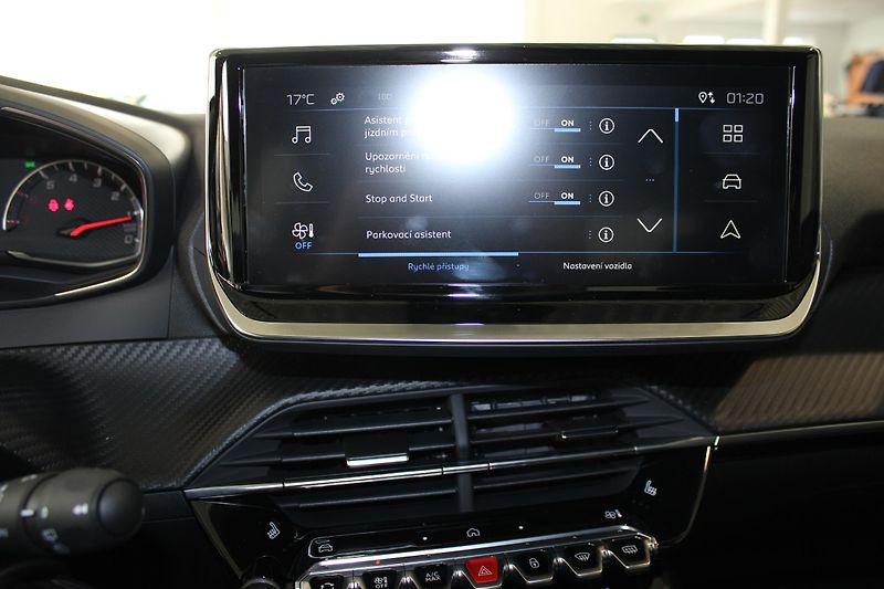 Peugeot 2008 (2025) STYLE PureTech 100 S&S MAN6 - fotka 13 z 17