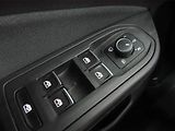 Volkswagen Golf (2021) Life 2.0 TDI, ČR,1.maj - náhled 16