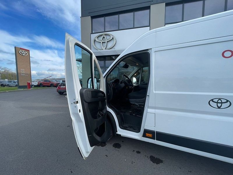 Toyota Proace Max 2.2D L4H2 4D VAN 2.2L 140 6MT - fotka 12 z 27