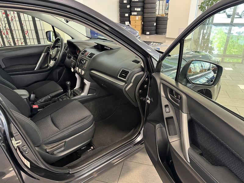 Subaru Forester 2.0i Trend, 6MT - fotka 10 z 45