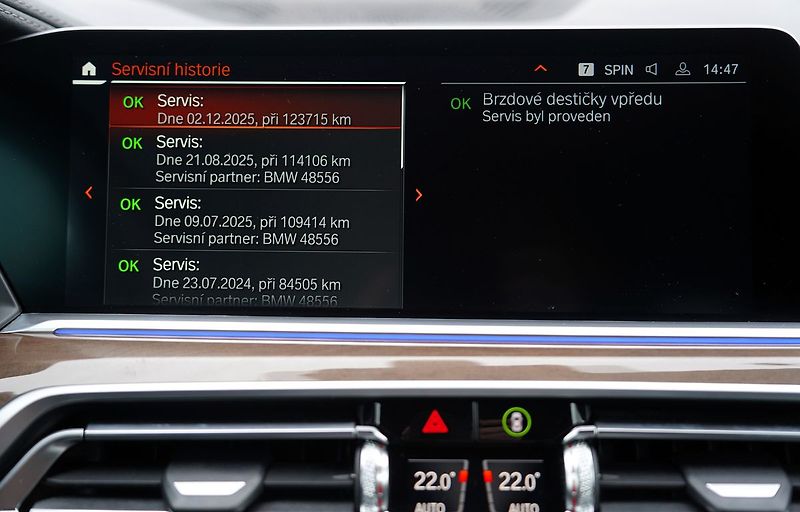 BMW X7 M50i xDrive/AT9/22/ČR/530 PS - fotka 41 z 49