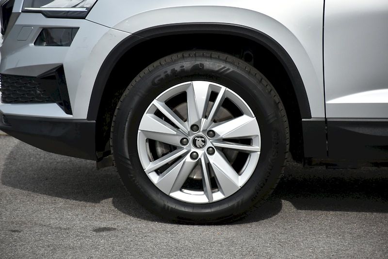 Škoda Karoq (2025) Top Selection 2.0 TDI 110kW 4x - fotka 32 z 34