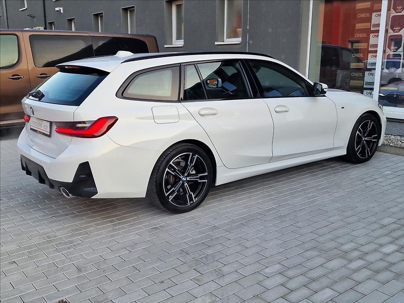 BMW Řada 3 320d xDrive M-Sport,ČR,1.Maj. - fotka 11 z 50