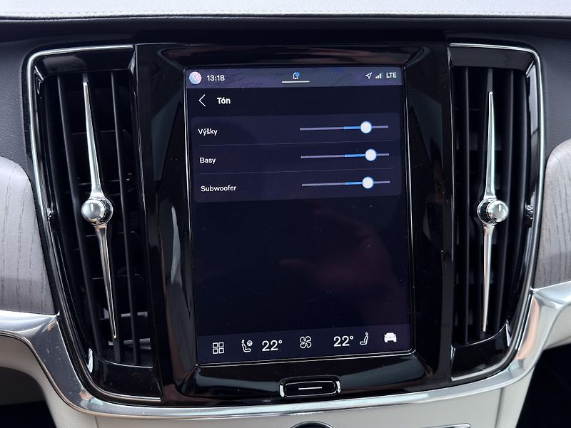 Volvo V90 T8 AWD ULTRA *VZDUCH* + kola - fotka 50 z 60