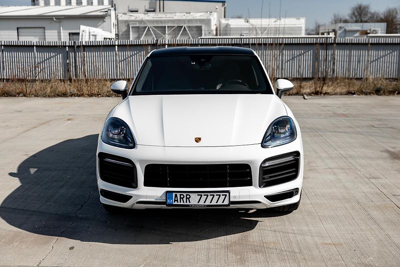 Porsche Cayenne (2023) COUPE PLATINUM EDITION - fotka 2 z 33