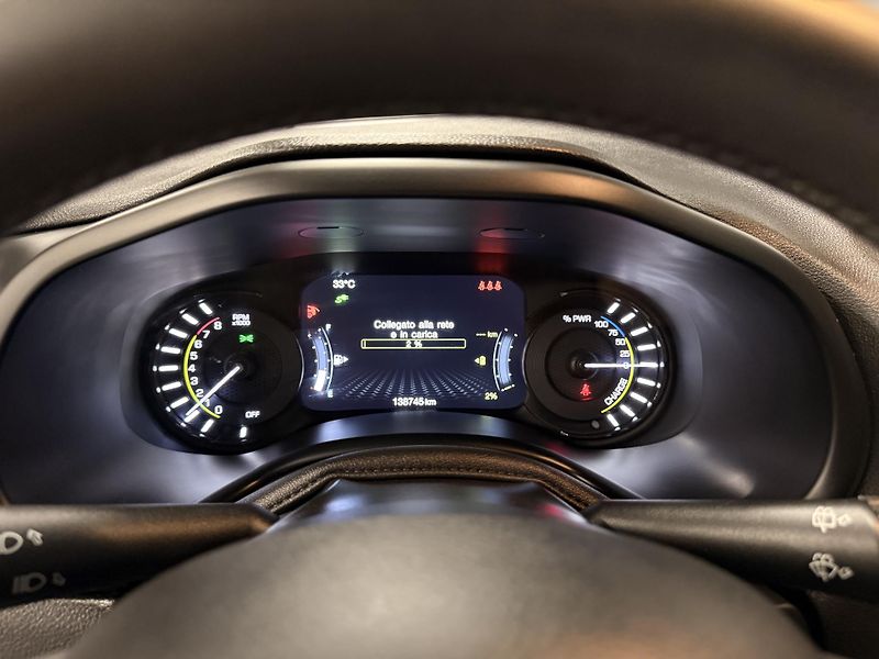 Jeep Renegade (2022) T4 PHEV,4X4, DOJEZD 50KM - fotka 14 z 33