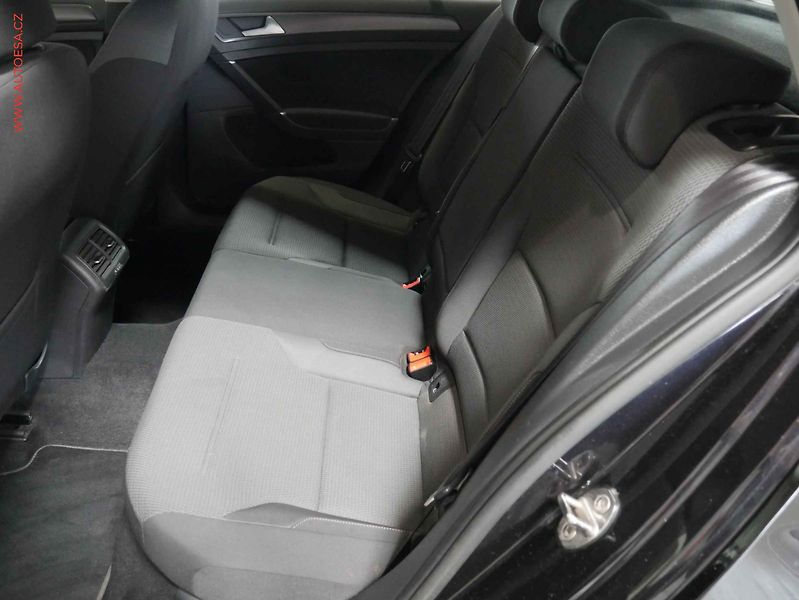 Volkswagen Golf (2019) 1.0 TSi, Comfortline, TZ - fotka 10 z 23