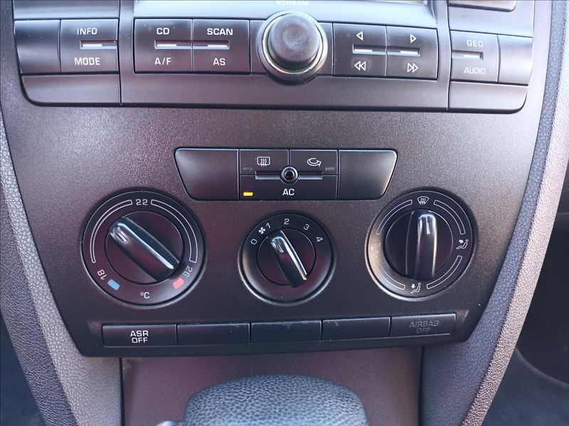 Škoda Octavia 1,6 MPI,75KW,DSG,KLIMA, - fotka 28 z 31