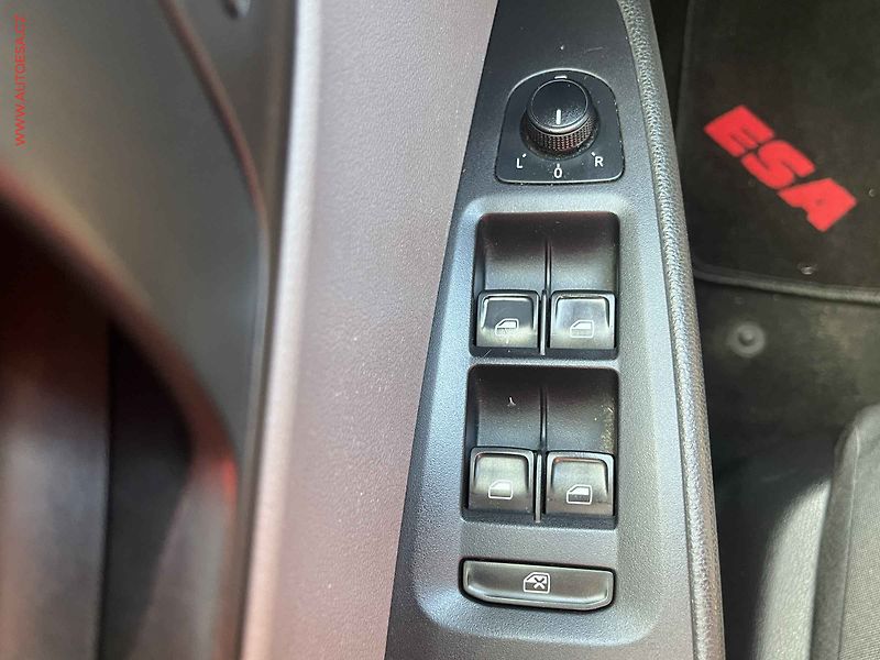 Seat Leon (2013) 1.2TSi, ČR, autoAC - fotka 12 z 16