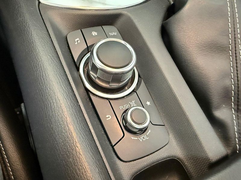 Fiat 124 Spider (2018) 1.4 Turbo AT Lusso - fotka 22 z 28
