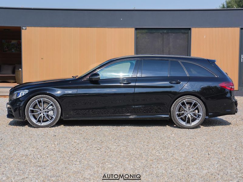 Mercedes-Benz Třídy C (2018) C 43 T AMG 4matic Pano, Multib - fotka 22 z 25