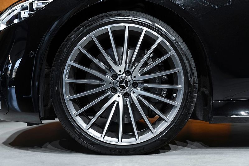 Mercedes-Benz Třídy S d 4MATIC - fotka 5 z 27