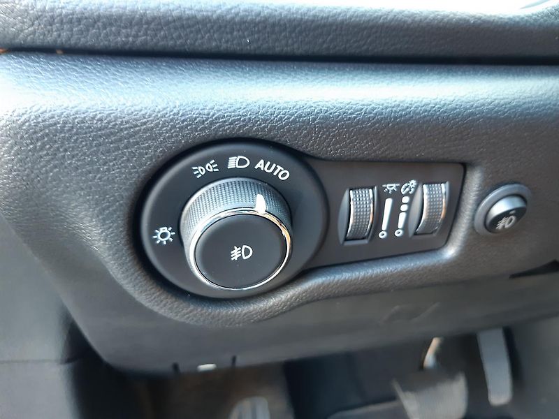 Chrysler Pacifica (2026) 3,6 V6 Pinnacle 4x4 - fotka 35 z 55