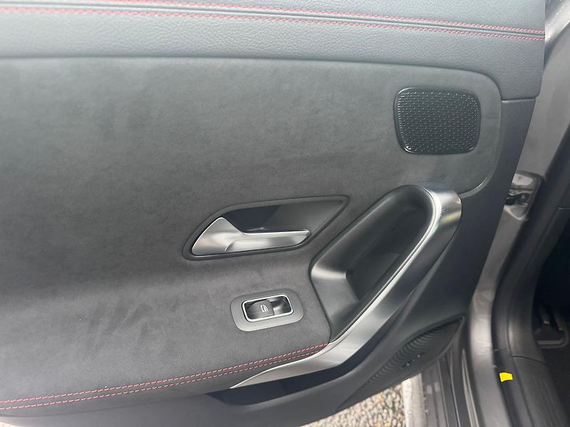 Mercedes-Benz CLA 200 AMG Style Edition AKCE - fotka 11 z 22