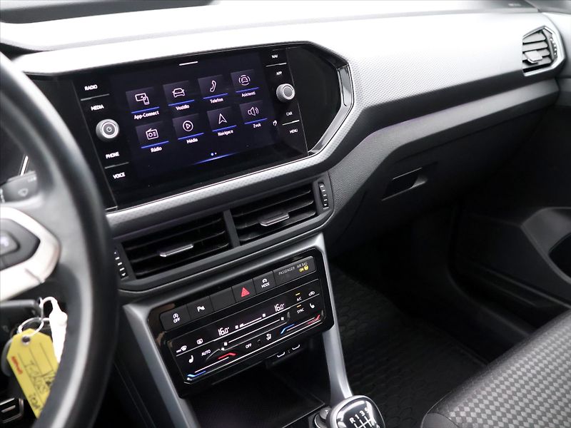 Volkswagen T-Cross 1,0 TSI 81kW Life Aut.klima Ta - fotka 18 z 30