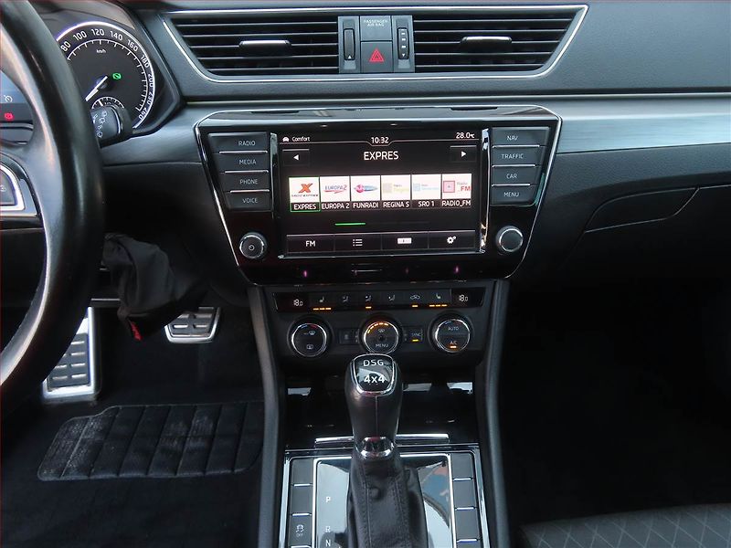 Škoda Superb (2016) 2.0 TSI, 4X4, Automat, Navi - fotka 12 z 28