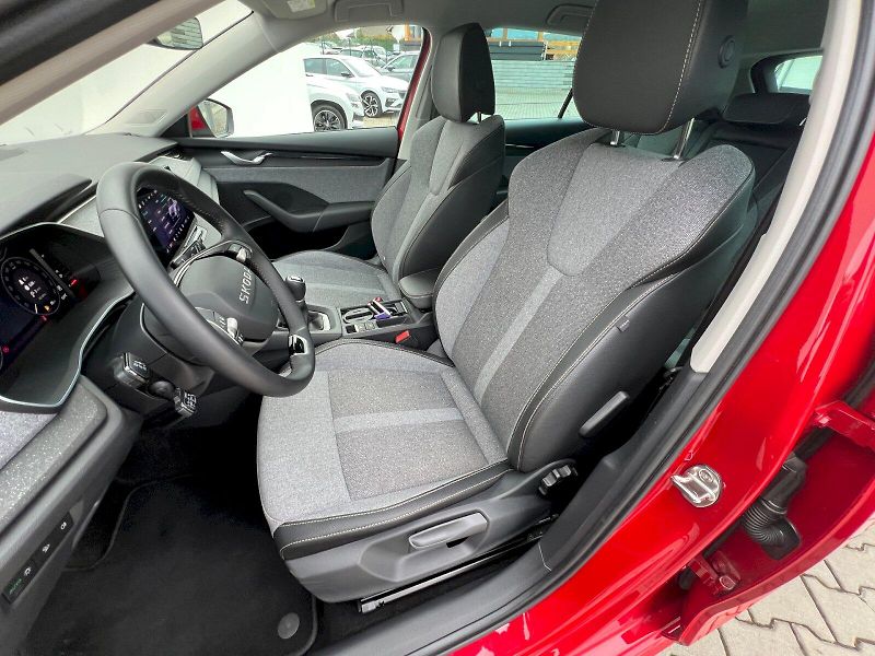 Škoda Octavia (2024) Top Selection 1.5TSi 110kW 6° - fotka 11 z 30