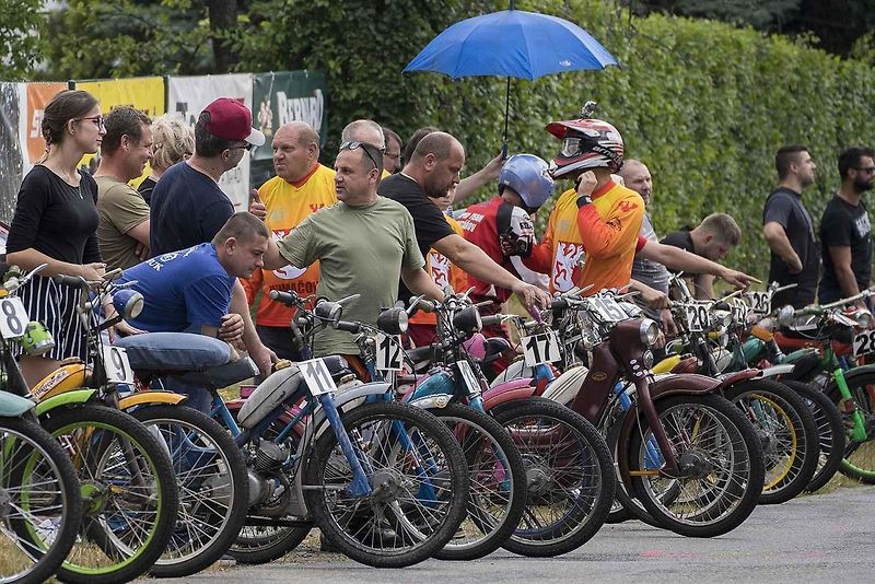 První červencová sobota byla v Rychtářově ve znamení mopedů. Moped rallye ho ovládla s čtyřiadvacátým ročníkem.