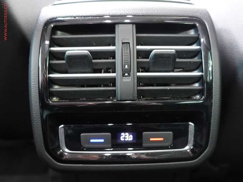 Volkswagen Passat (2015) 2.0TDI 4x4, ČR, DSG, navi - fotka 23 z 23