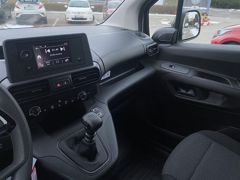 Toyota ProAce City 1.5 Diesel 130 5D CrewCab Long - fotka 22 z 26