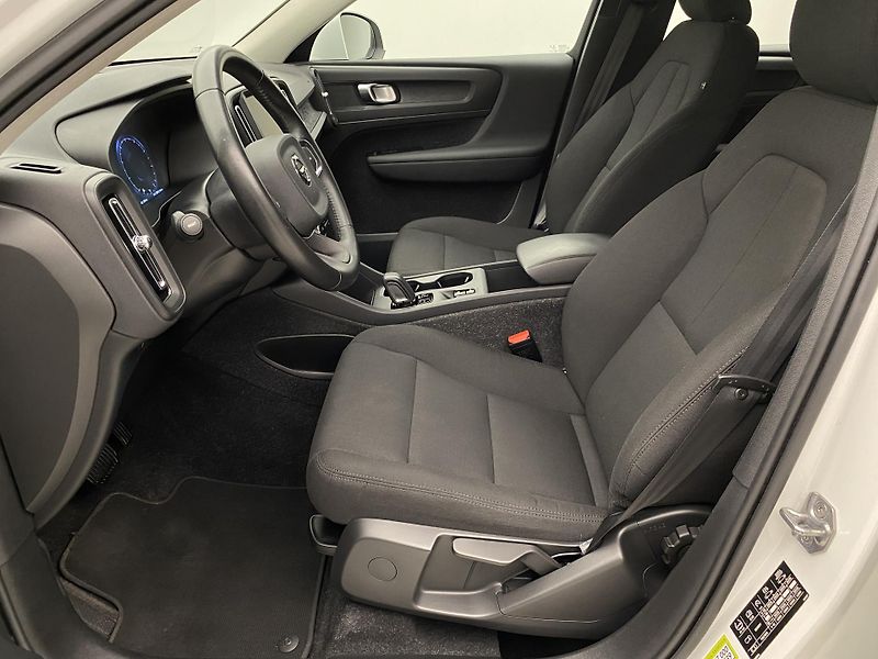 Volvo XC40 T3 KINETIC AUT CZ 1.maj - fotka 3 z 38