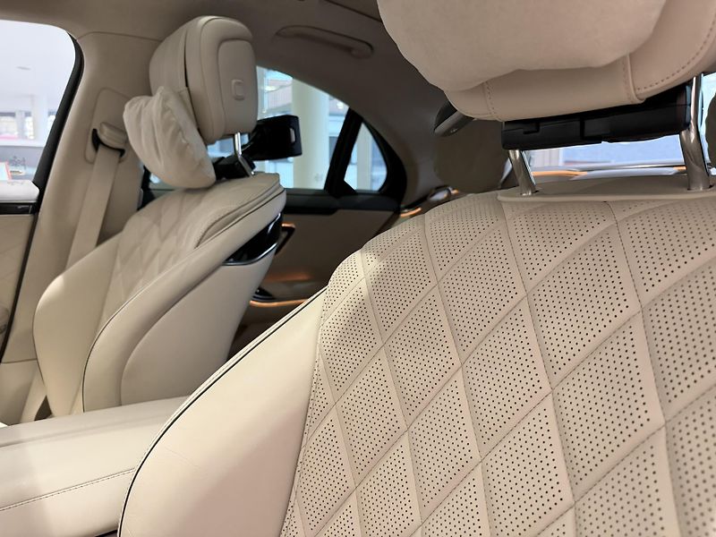 Mercedes-Benz Třídy S (2022) S 580 4M L/PANO/BURM/SOFT/DIGI - fotka 14 z 22